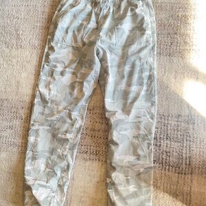 Athleta girls Light Gray Cargo Pants